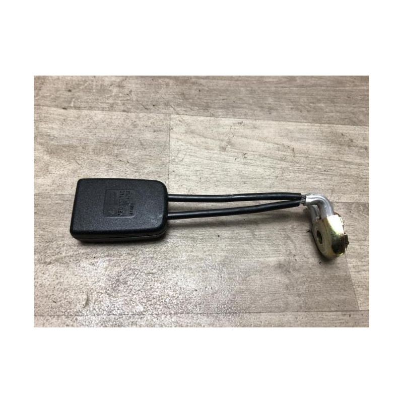 Attache ceinture arriere droit VOLKSWAGEN GOLF 4 CABRIOLET d’occasion