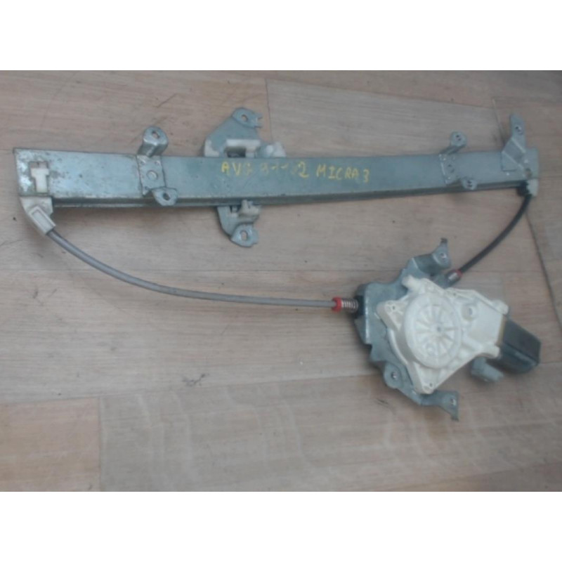 Leve vitre electrique avant gauche NISSAN MICRA III d’occasion