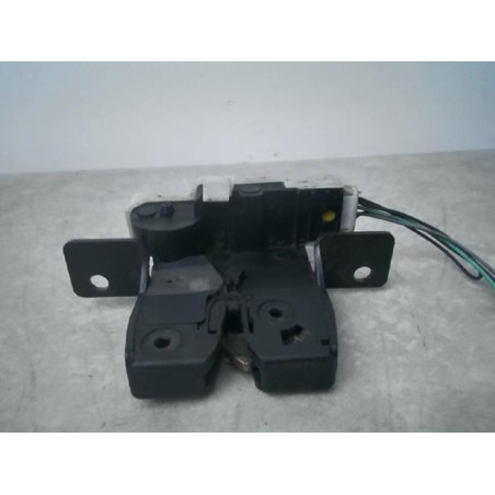 Serrure de hayon RENAULT CLIO 2 PHASE 1 d’occasion