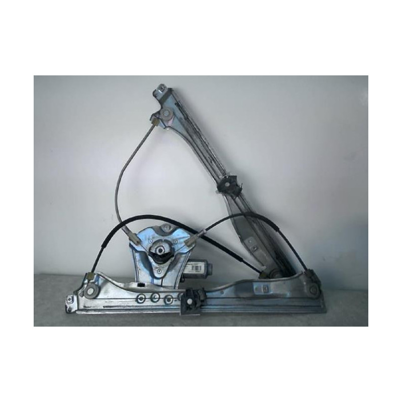 Mecanisme de leve vitre electrique avant gauche RENAULT CLIO 3 PHASE 1 d’occasion