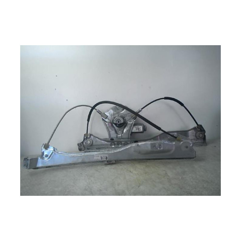 Mecanisme de leve vitre electrique avant gauche RENAULT CLIO 3 PHASE 1 d’occasion