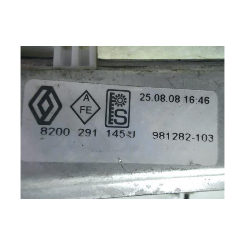 Mecanisme de leve vitre electrique avant gauche RENAULT CLIO 3 PHASE 1 d’occasion