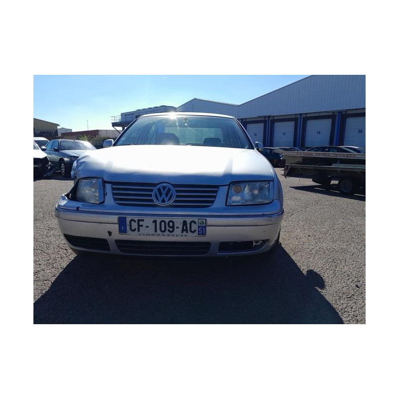 Moyeu avant droit VOLKSWAGEN BORA d’occasion
