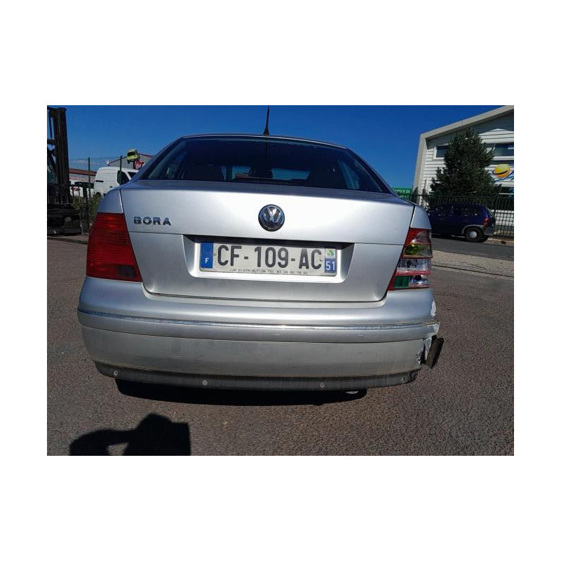 Moyeu avant droit VOLKSWAGEN BORA d’occasion