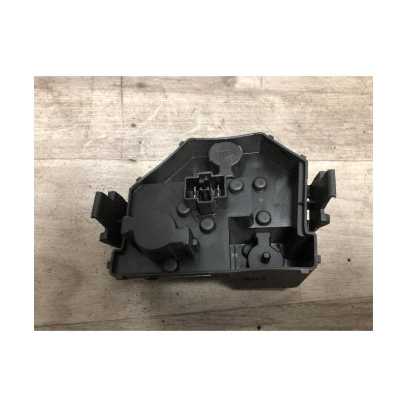 Platine feu arriere gauche SAAB 900 2 d’occasion