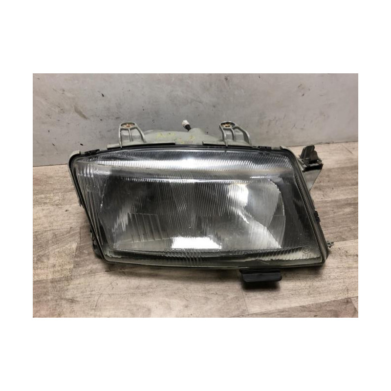 Optique avant principal droit (feux)(phare) SAAB 900 2 d’occasion
