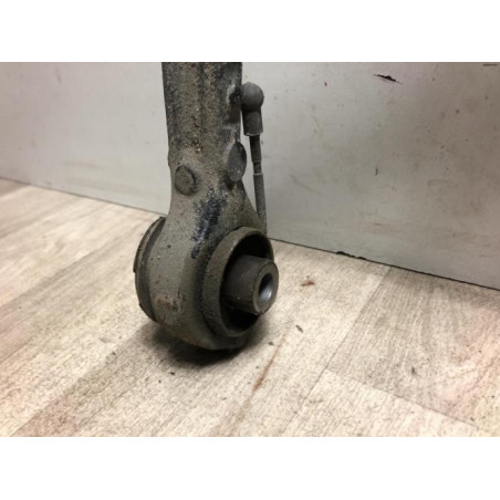Bras de suspension superieur avant droit CHRYSLER 300C PHASE 1 BREAK d’occasion