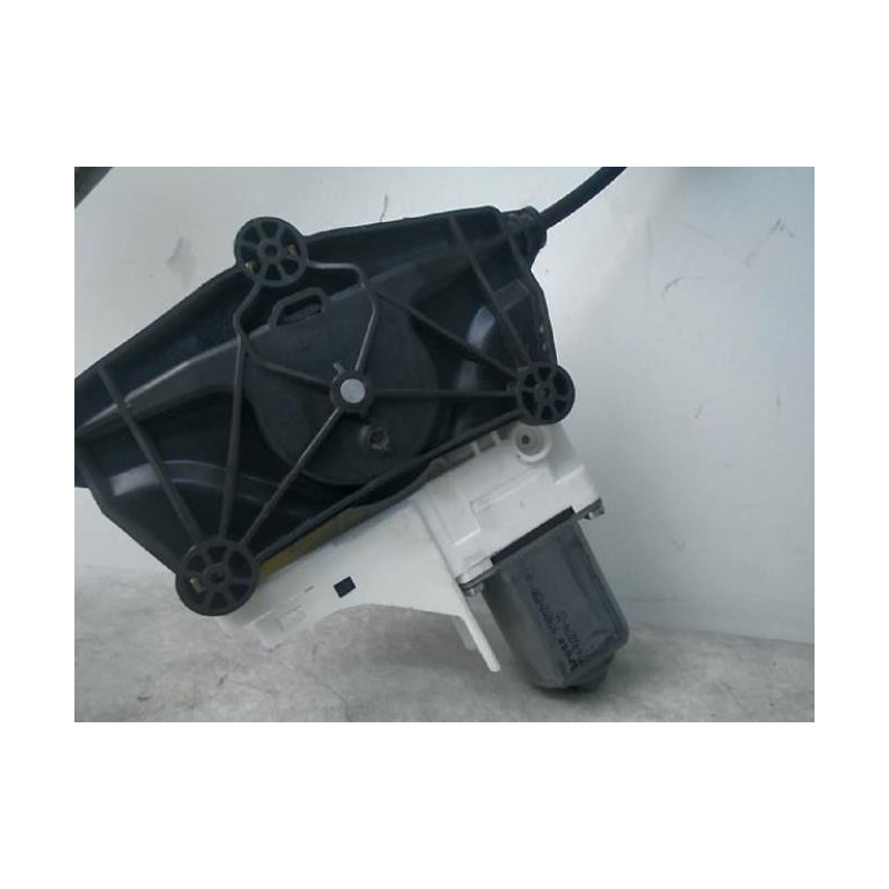 Mecanisme de leve vitre electrique arriere gauche AUDI A4 3 PHASE 1 d’occasion