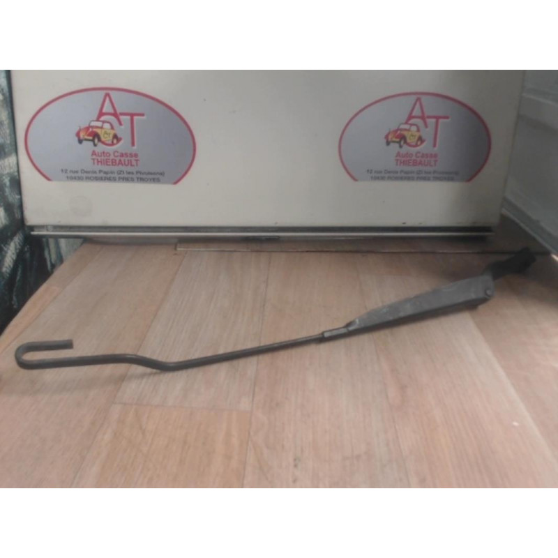 Bras essuie glace avant gauche VOLKSWAGEN GOLF III d’occasion