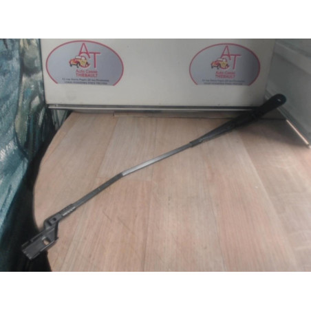 Bras essuie glace avant droit RENAULT TWINGO II PHASE 1 d’occasion