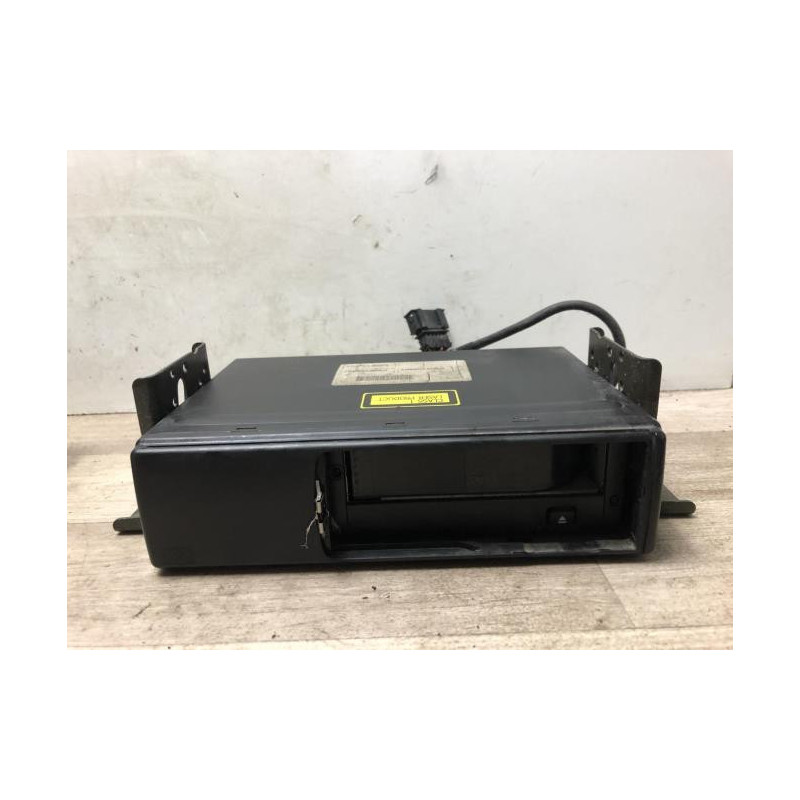 Chargeur CD VOLKSWAGEN GOLF 4 CABRIOLET d’occasion