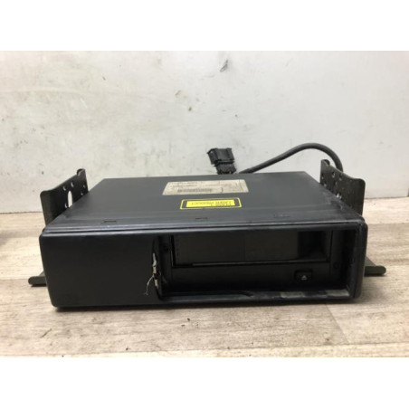 Chargeur CD VOLKSWAGEN GOLF 4 CABRIOLET d’occasion