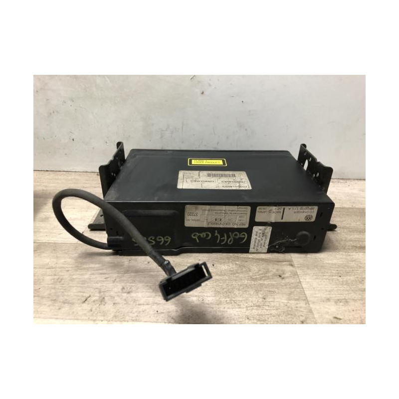 Chargeur CD VOLKSWAGEN GOLF 4 CABRIOLET d’occasion