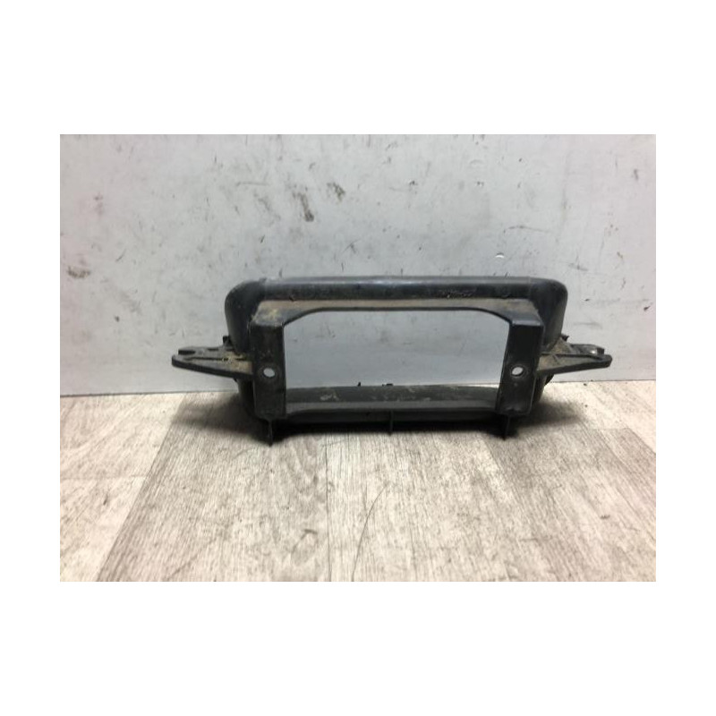 Support de phare gauche (tôle) LADA NIVA PHASE 2 d’occasion