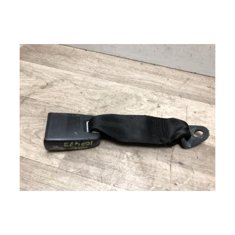 Attache ceinture arriere gauche PEUGEOT 106 PHASE 2 d’occasion