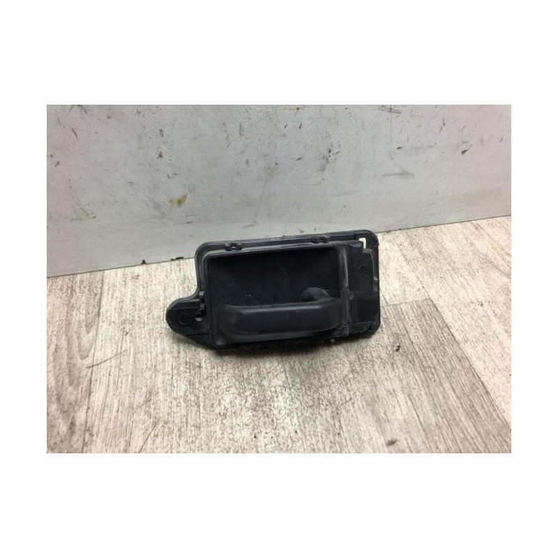 Poignee interieur arriere droit PEUGEOT 106 PHASE 2 d’occasion