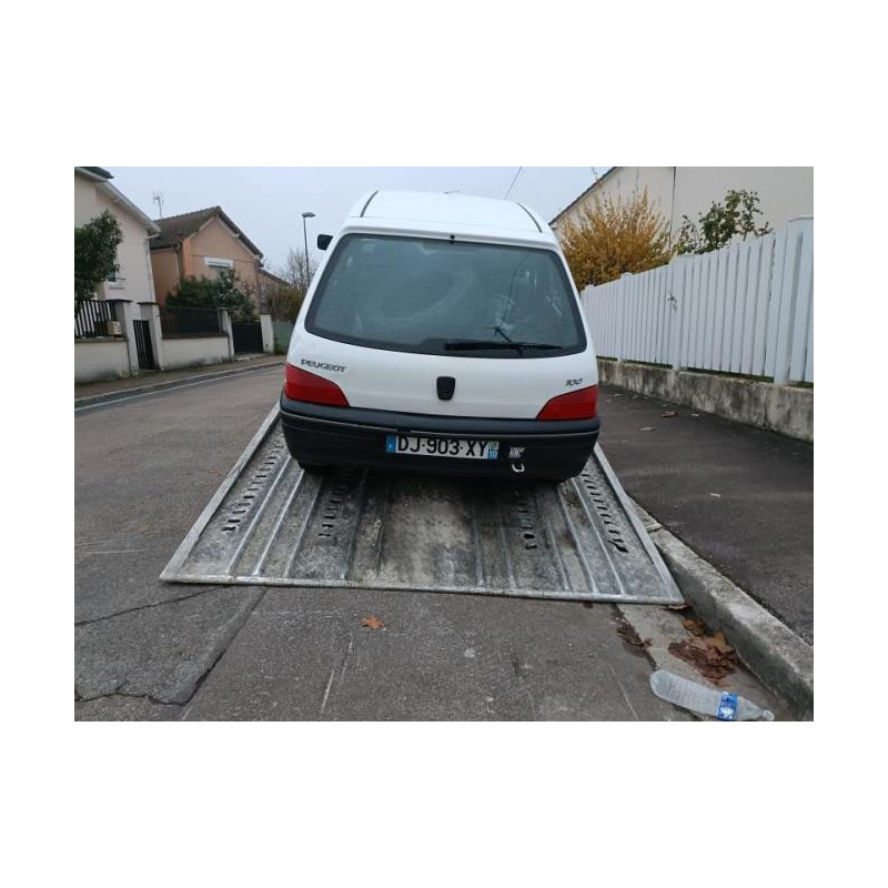 Poignee interieur arriere droit PEUGEOT 106 PHASE 2 d’occasion