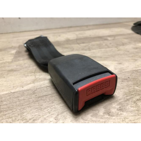 Attache ceinture arriere droit PEUGEOT 106 PHASE 2 d’occasion