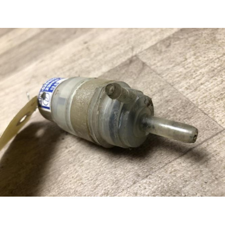 Pompe lave glace arriere LADA NIVA PHASE 2 d’occasion