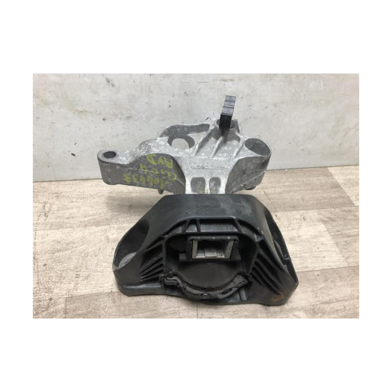 Support moteur droit RENAULT CLIO 4 PHASE 1 d’occasion