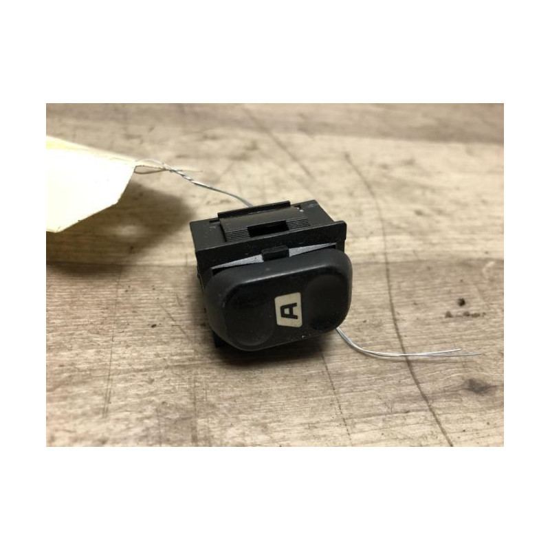 Interrupteur de leve vitre avant gauche CITROEN BERLINGO 1 PHASE 2 d’occasion