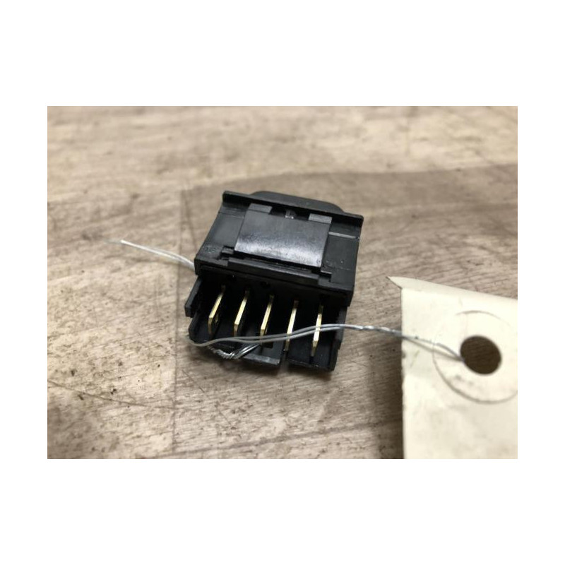 Interrupteur de leve vitre avant gauche CITROEN BERLINGO 1 PHASE 2 d’occasion