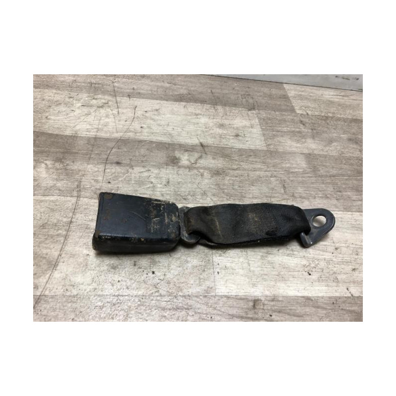 Attache ceinture arriere droit PEUGEOT 505 d’occasion