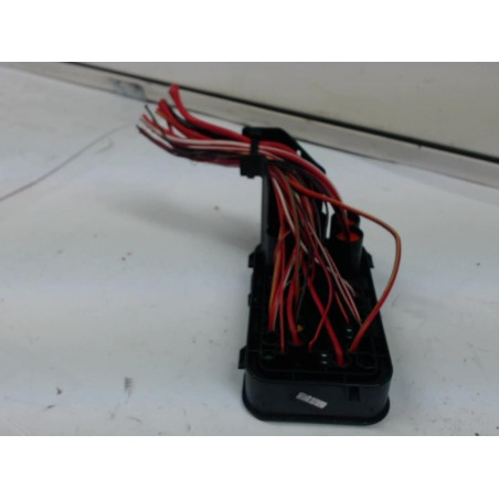 Porte fusible VOLKSWAGEN GOLF V d’occasion