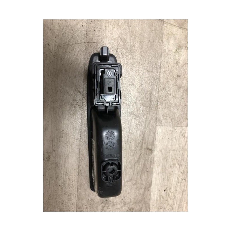Interrupteur de leve vitre arriere droit RENAULT CLIO 5 d’occasion