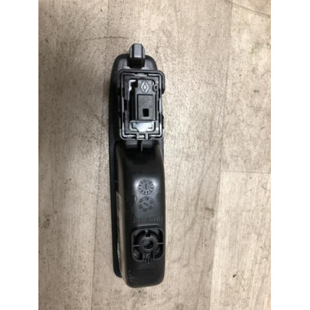 Interrupteur de leve vitre arriere droit RENAULT CLIO 5 d’occasion