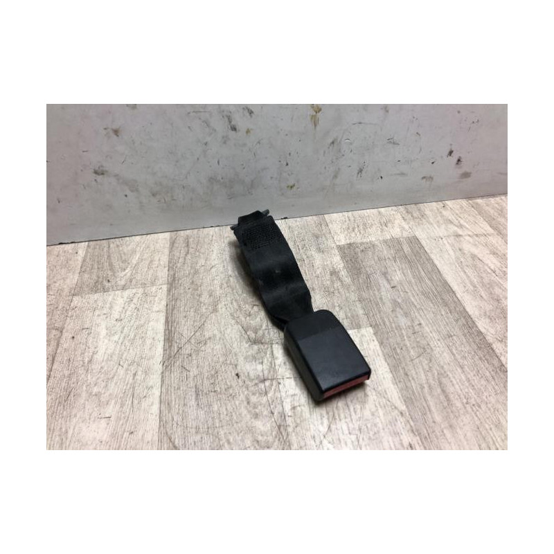 Attache ceinture arriere centrale PEUGEOT 206+ d’occasion
