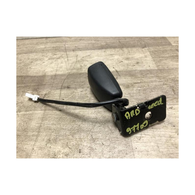 Attache ceinture arriere droit KIA CEE-D 1 SPORT WAGON PHASE 1 BREAK d’occasion