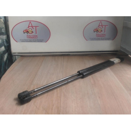 Verin de coffre NISSAN MICRA III d’occasion