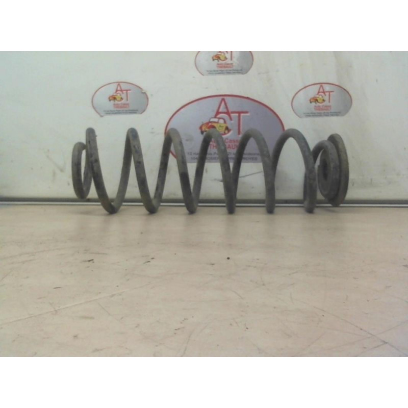 Ressort de suspension arriere gauche VOLKSWAGEN PASSAT V (3B2) d’occasion