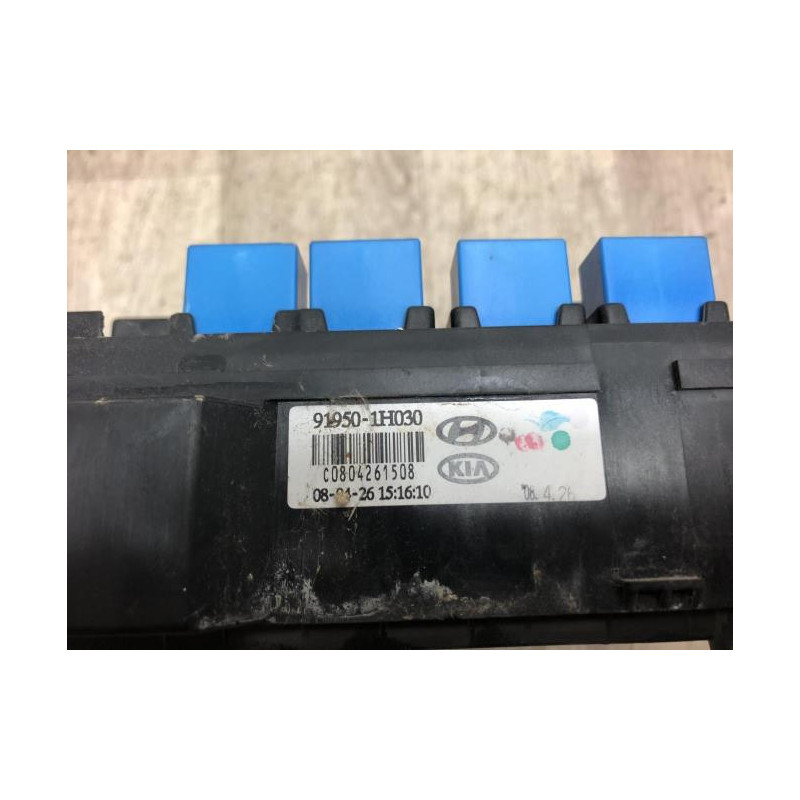 Porte fusible KIA CEE-D 1 SPORT WAGON PHASE 1 BREAK d’occasion