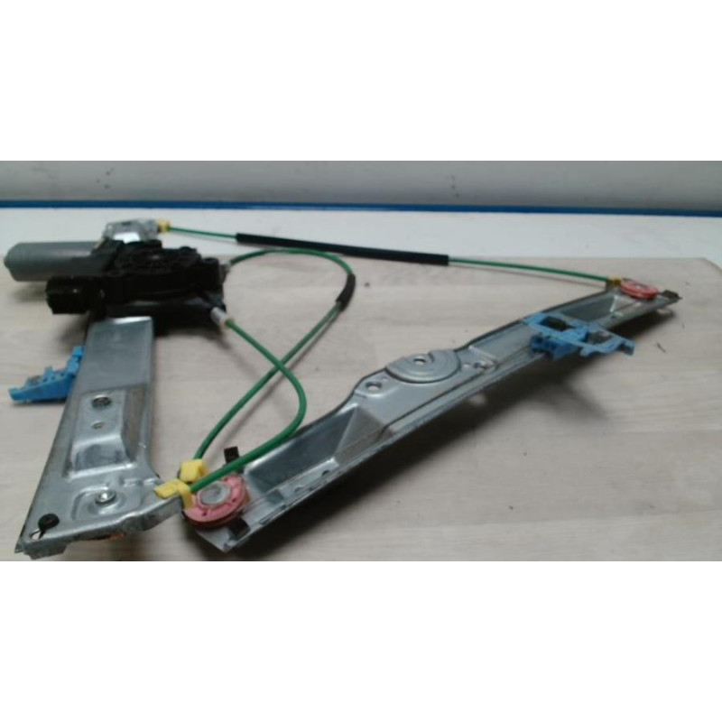 Leve vitre electrique avant droit OPEL CORSA D PHASE 1 d’occasion