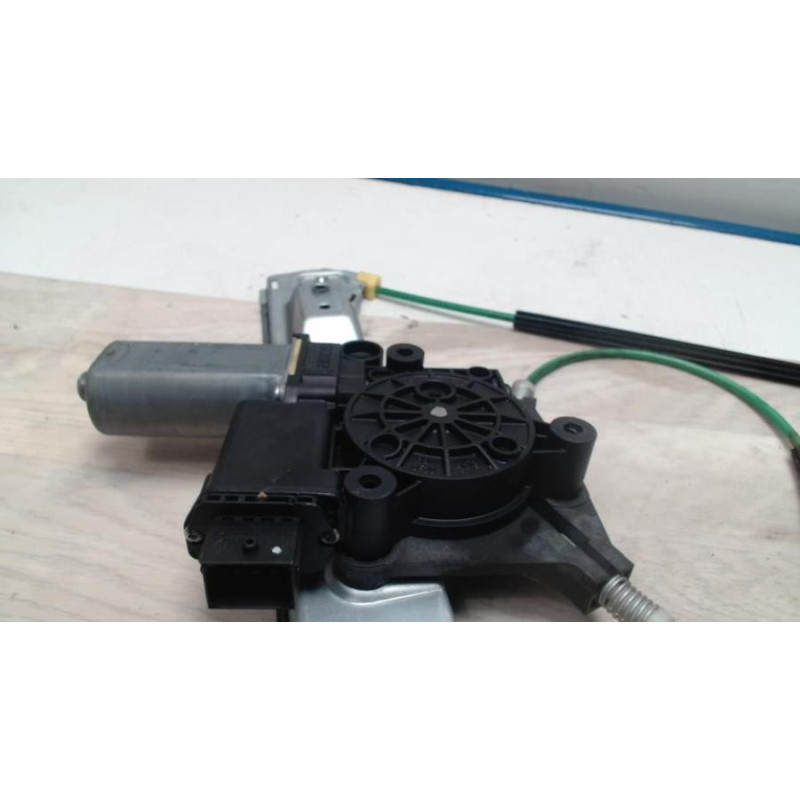 Leve vitre electrique avant droit OPEL CORSA D PHASE 1 d’occasion