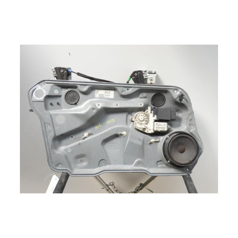 Mecanisme de leve vitre electrique avant gauche VOLKSWAGEN GOLF 4 d’occasion