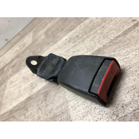 Attache ceinture arriere droit RENAULT CLIO 1 PHASE 3 d’occasion