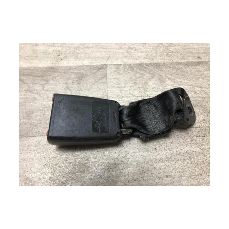Attache ceinture arriere droit RENAULT CLIO 1 PHASE 3 d’occasion