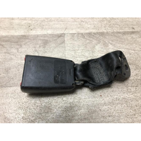 Attache ceinture arriere droit RENAULT CLIO 1 PHASE 3 d’occasion