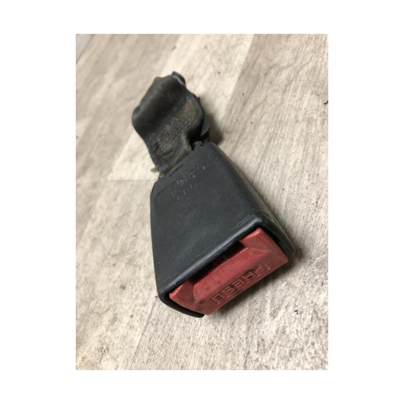 Attache ceinture arriere gauche RENAULT CLIO 1 PHASE 3 d’occasion