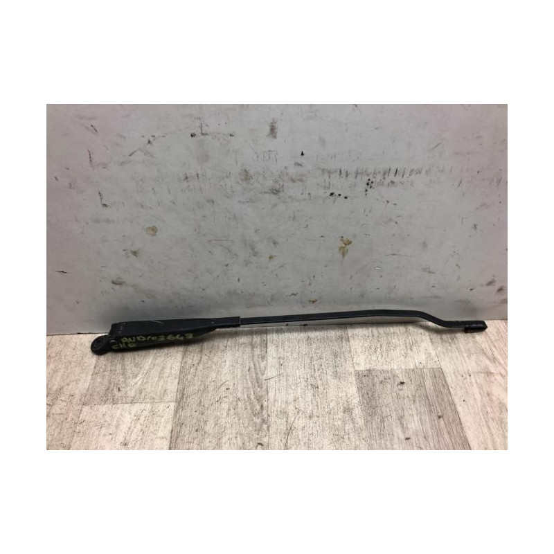 Bras essuie glace avant droit RENAULT CLIO 1 PHASE 3 d’occasion