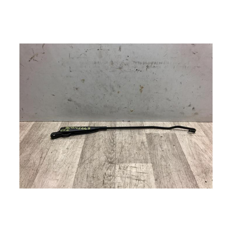 Bras essuie glace avant droit RENAULT CLIO 1 PHASE 3 d’occasion