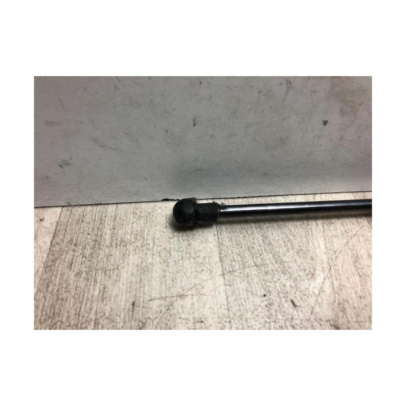 Verin de coffre gauche RENAULT TWINGO 2 PHASE 2 d’occasion
