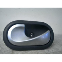 Poignee interieur avant gauche RENAULT CLIO 3 PHASE 1 d’occasion