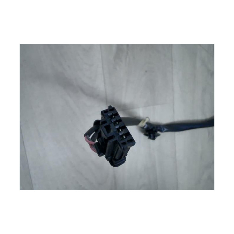 Pretensionneur de ceinture arriere centrale PEUGEOT 308 1 SW PHASE 1 BREAK d’occasion