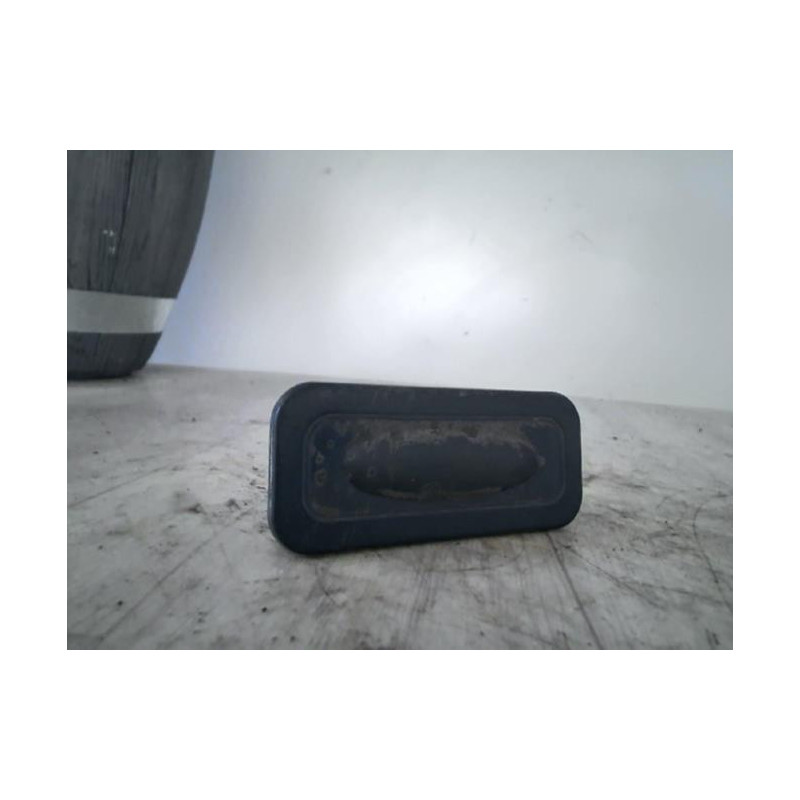 Bouton de coffre RENAULT MEGANE 2 PHASE 1 CABRIOLET d’occasion