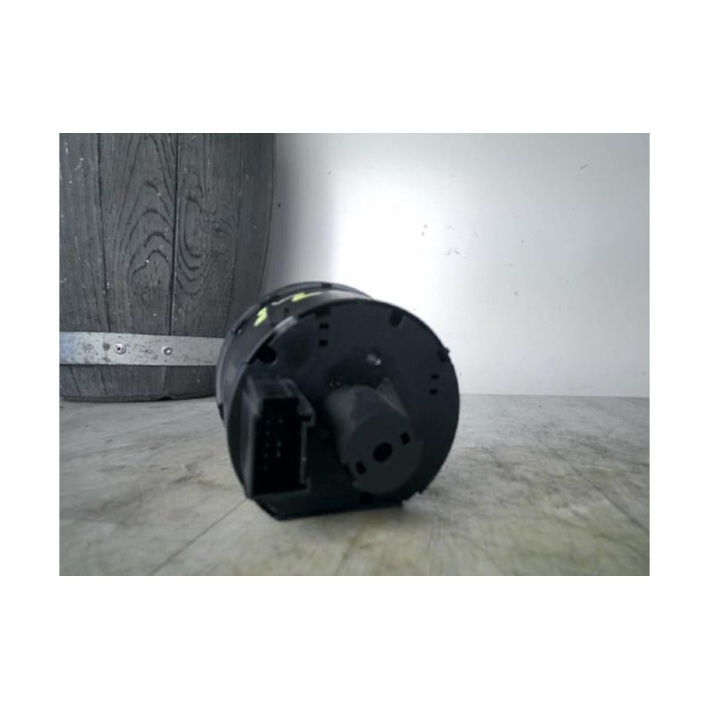 Commande de phare VOLKSWAGEN CADDY 4 d’occasion