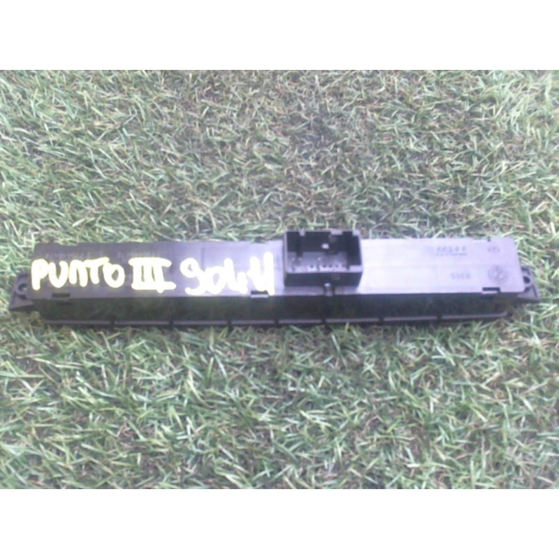 Bouton de warning FIAT PUNTO III GRANDE PUNTO d’occasion
